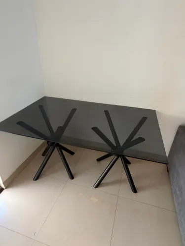 Vendo mesa de vidro de 6 lugares