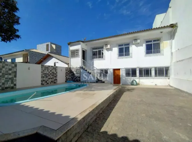 Casa com 4 dormitórios e piscina à venda, por R$ 950.000 - Capoeiras - Florianópolis/SC