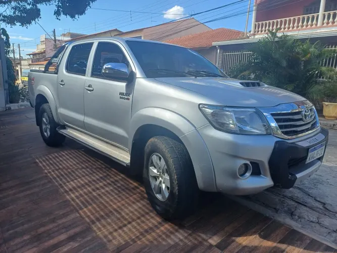Toyota Hilux CD SRV D4-d 4X4 3.0 TDI Dies 2015