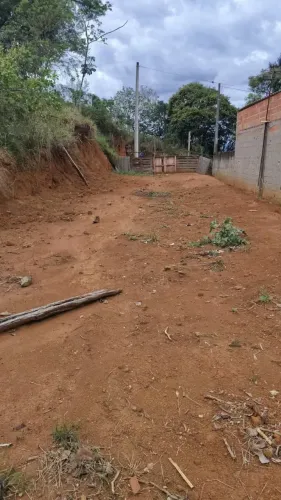Terreno para venda tem 180 metros quadrados em Santa Cecília I - São José dos Campos - SP