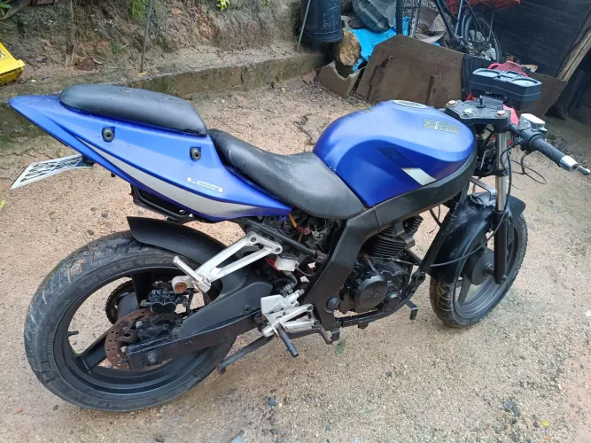 MOTO SHINERAY PARA RETIRAR PEÇA