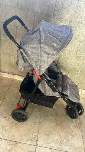 Carrinho de bebê Cosco