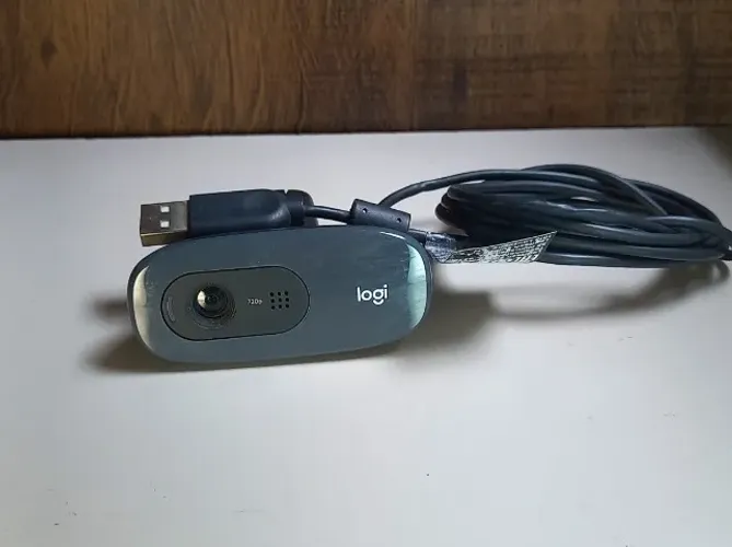 Webcam Logitech HD 720p (Para Notebook e PC)