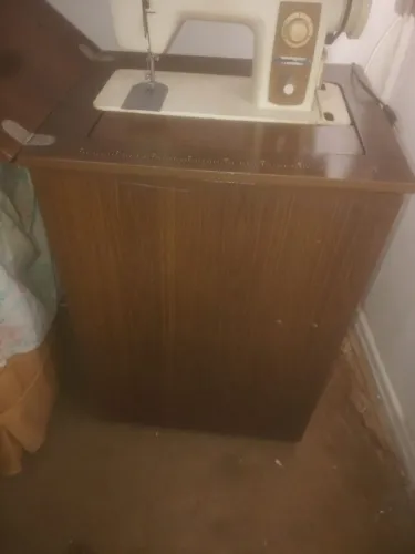 Gabinete para máquina de costura