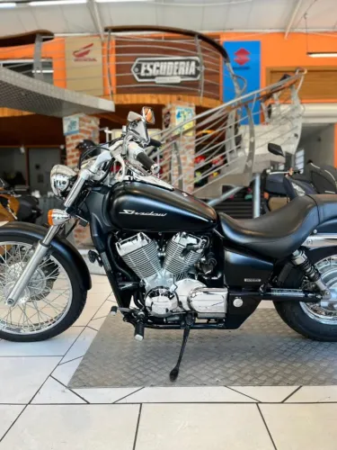 SHADOW 750