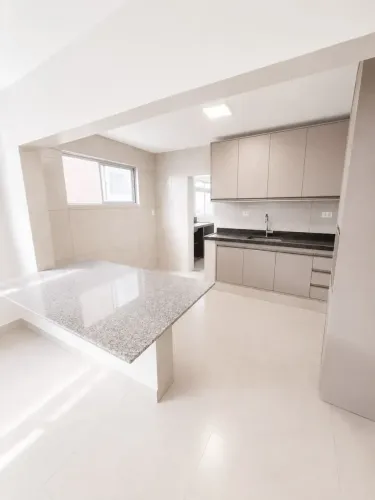 Imóvel para aluguel possui 81 metros quadrados com 2 quartos em Pina - Recife - PE