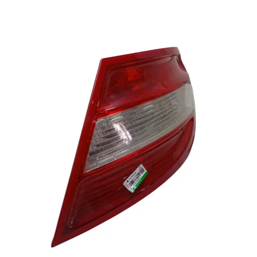 Lanterna Traseira Direita Mercedes C180 Cgi 2009/12 Detalhe Direito/passageiro Vermelho