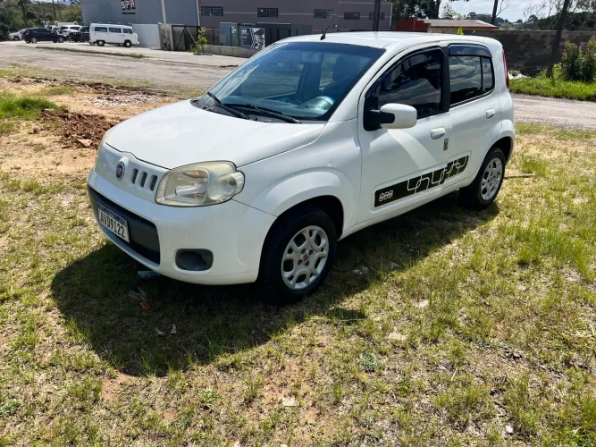 Fiat Uno Attractive 1.4 EVO Fire Flex 8V 4P 2012