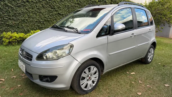 Fiat Idea Attractive 1.4 Fire Flex 8V 5P 2011