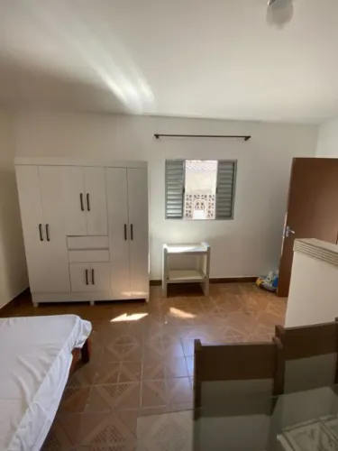 Imóvel para aluguel tem 30 metros quadrados com 1 quarto