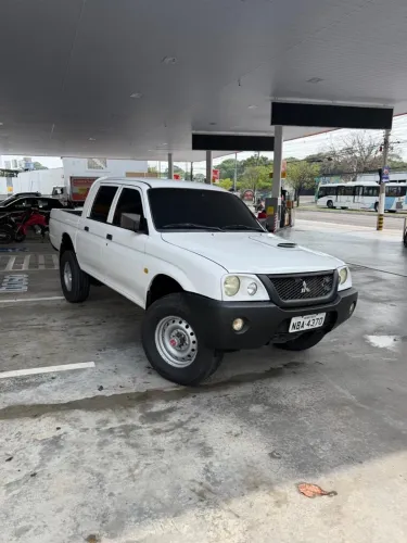 Mitsubishi L200 GL 2.5 4X4 CD Diesel 2010