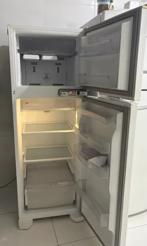 Vendo Geladeira Brastemp 