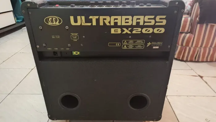 Amplificador de Baixo Meteoro BX200 250 W