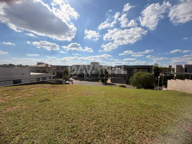 Terreno à venda no Condomínio Villagio San Pietro em Valinhos na Davanti Imóveis.