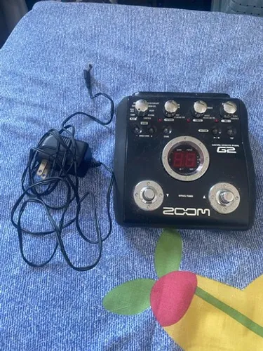 Pedaleira Zoom G2