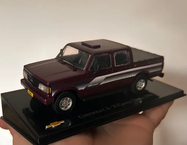 Miniatura Chevrolet D-20 1:43