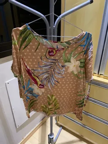 Blusa estampada manga curta 