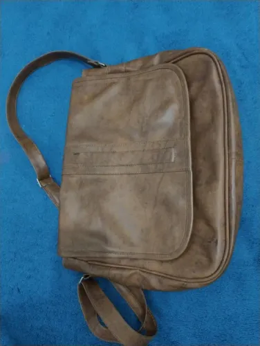 Vendo bolsa de couro legítimo