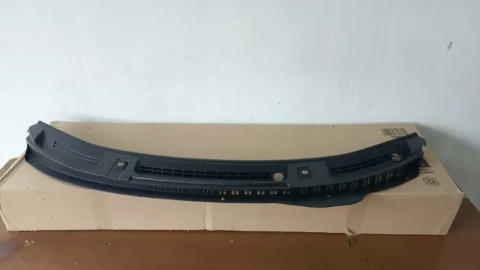 Grade Moldura Churrasqueira Parabrisa Fiat Fiorino