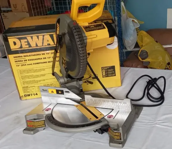 Serra de Esquadria 10 Pol. 254mm 1650W 5000RPM - DEWALT-DW714BR