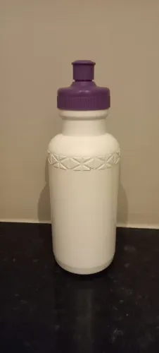 100 Garrafinhas Squeeze Branca 500ml Tampa Lilás
