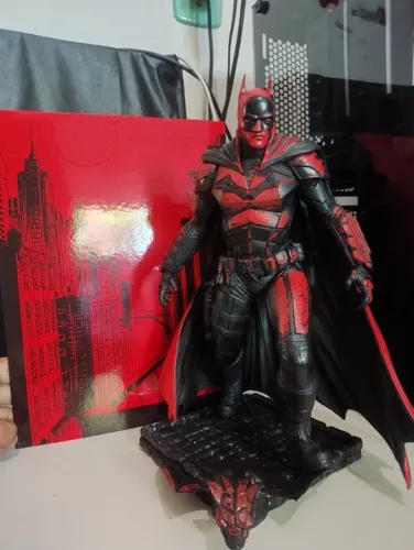 Boneco Mcfarlane The batman 30cm