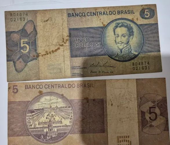 Vendo Notas Antigas de 5 cruzeiros