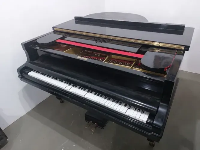 Piano 1/4 de cauda Gotrian Steinweg