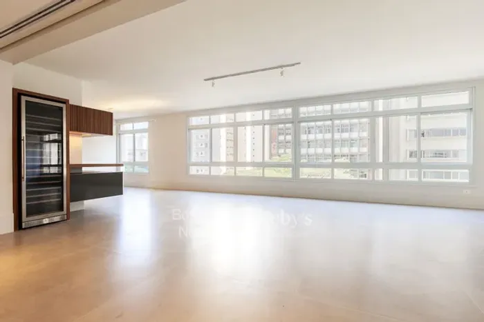 Apartamento reformado com espaço gourmet e churrasqueira