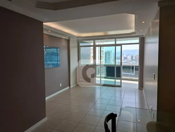 Apartamento de 144m², 4 quartos, vista livre, em área nobre da Tijuca