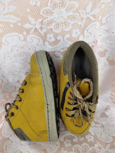 Botinha infantil $ 50.00,zap *