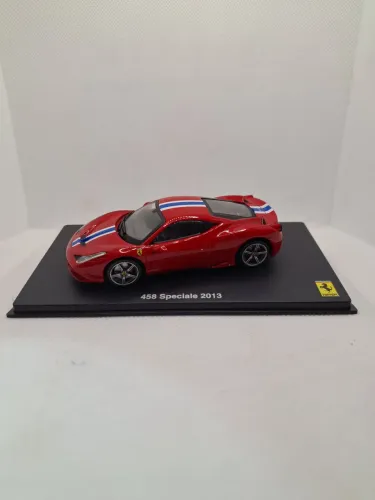 Miniatura Ferrari 458 Speciale 2013 - Escala 1/43 - Marca Altaya