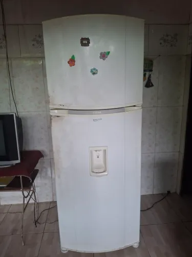 Geladeira com defeito
