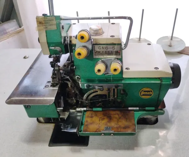 Máquina de costura interlock yamata