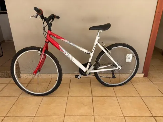 Bicicleta Caloi Ventura Vermelha/Branca - Único Dono