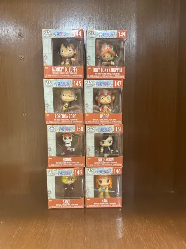 Bonecos Funko minis One Piece com os 8 personagens 