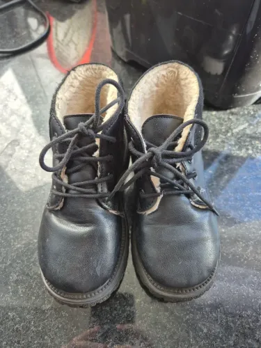 Bota infantil 26 peluciada