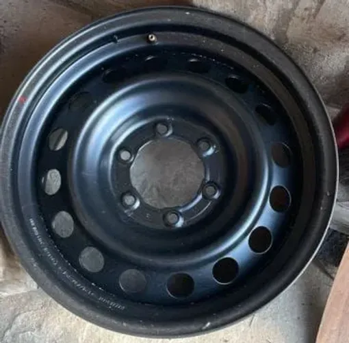 Roda de ferro da Hilux aro17 em até 10x de R$61,00 no cartão de crédito