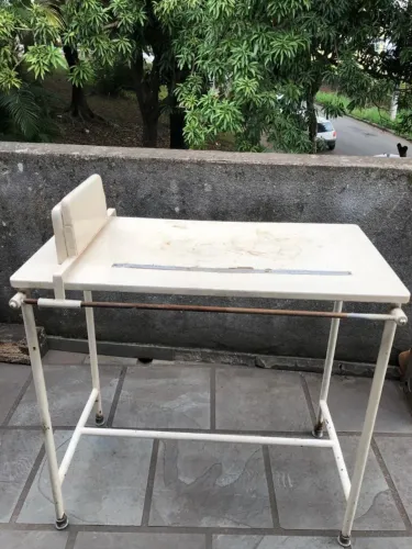 Mesa de Ferro de consultório. Vintage Década 1960