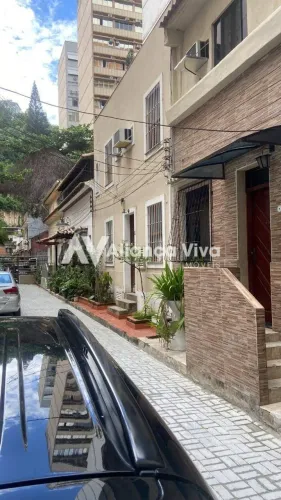 Copacabana | Casa 3 quartos, sendo 1 suite