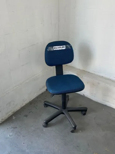 Cadeira secretaria sem braço com rodízio