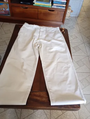 Calça sarja. Alan Delon. 44. Excelente estado