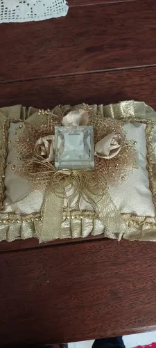 Almofada porta alianças  para bodas de ouro