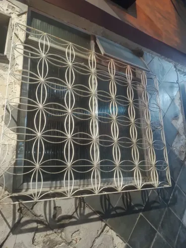 Grade de proteção de ferro para janela