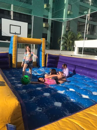 Futebol de sabão e brinquedos para festas e eventos 