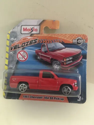 Maisto Silverado escala 1/64 lacrada 