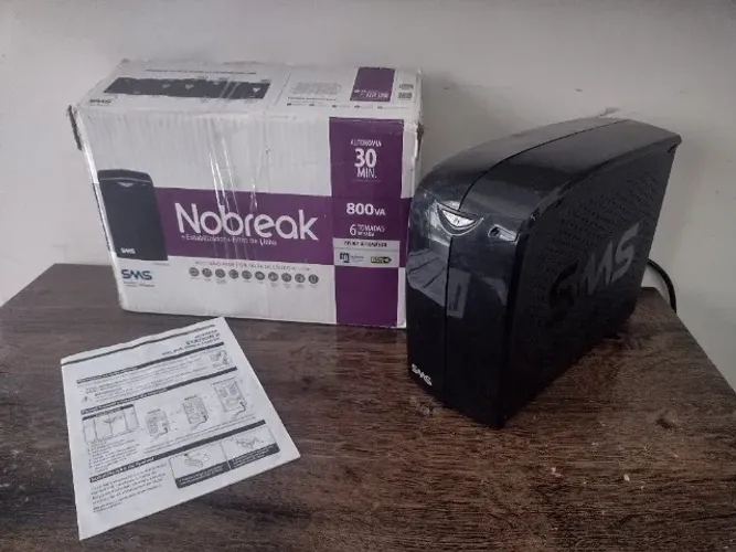 No break SMS Station II 800 BI 800VA entrada bivolt automático e saída de 115V preto