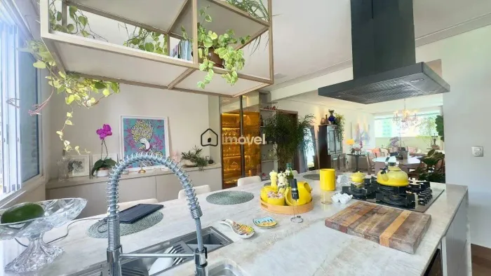 Apartamento à venda  Buritis | 134m² | 4 quartos (3 amplos) | DCE | 3 vagas | 1 por andar