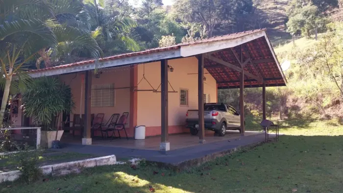 Sítio  de  33.000 m²  Com Casa , Curral e  Laguinhos  em Piracaia