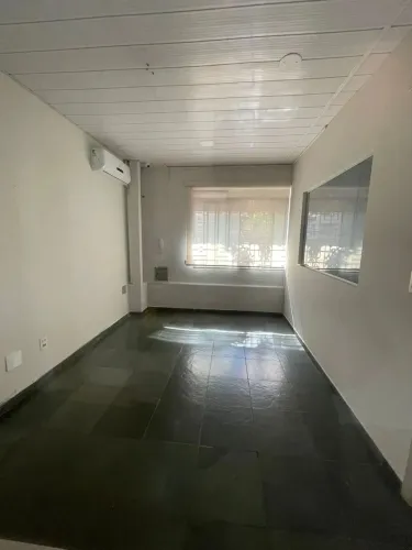 Sala/Conjunto para aluguel com 11 metros quadrados em Centro - Divinópolis - Minas Gerais